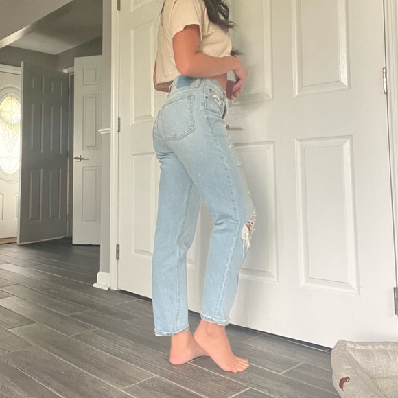 A&F Boyfriend mid rise jeans - Picture 6 of 12